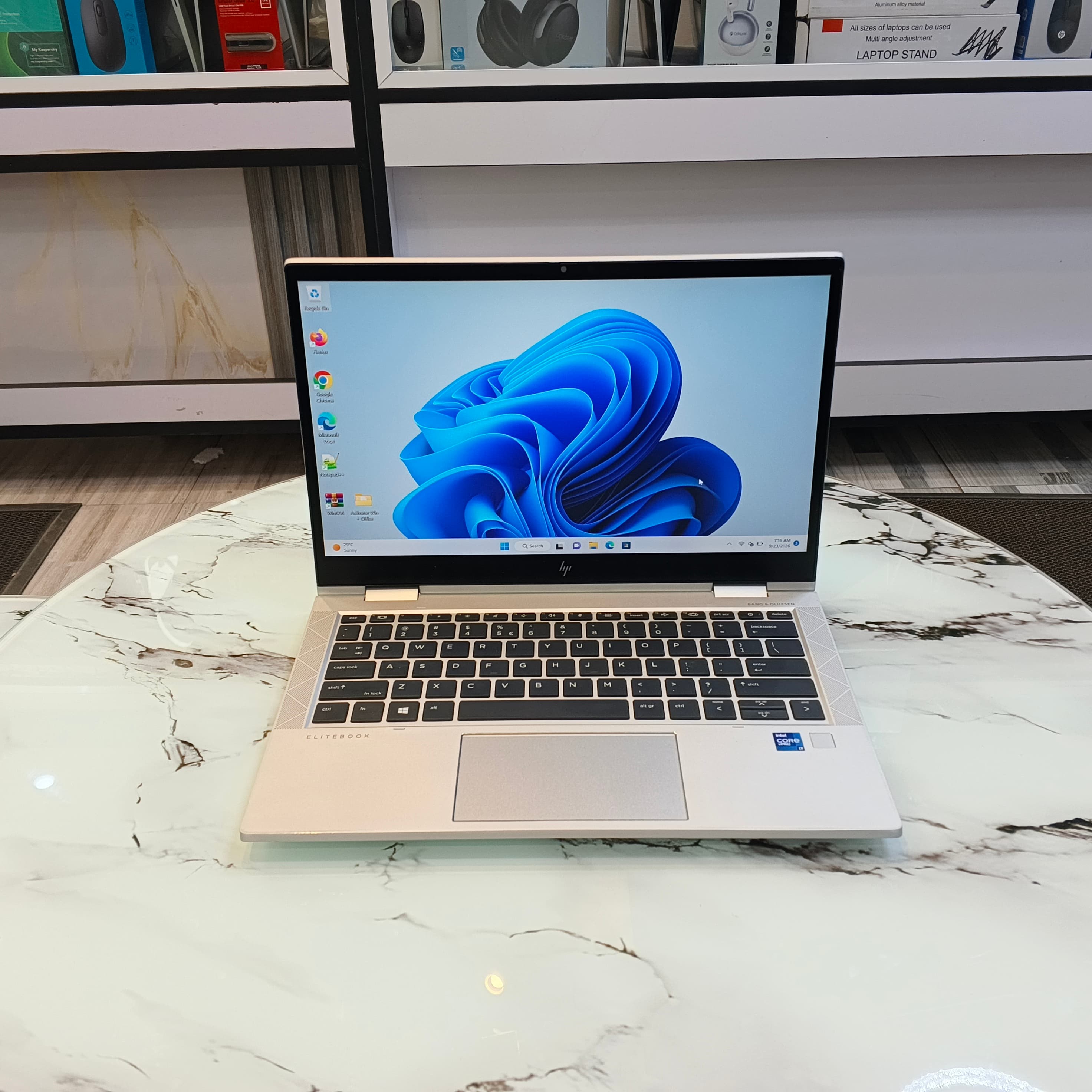 HP EliteBook 830 G7 — view 1