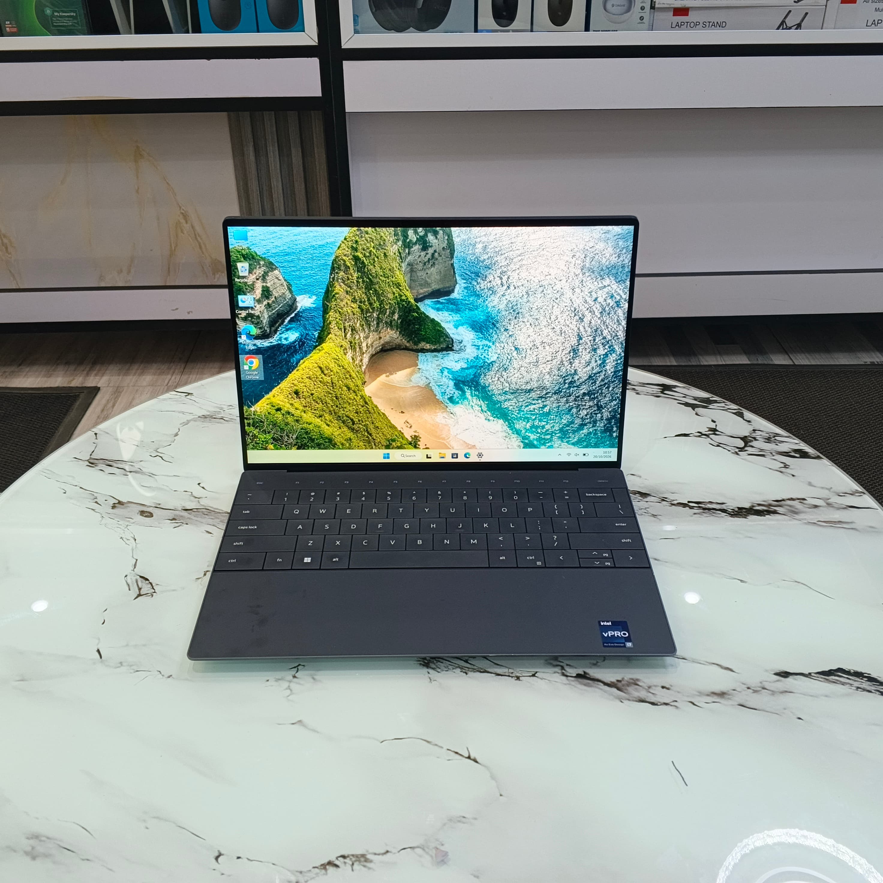 Dell XPS 9320 — view 1
