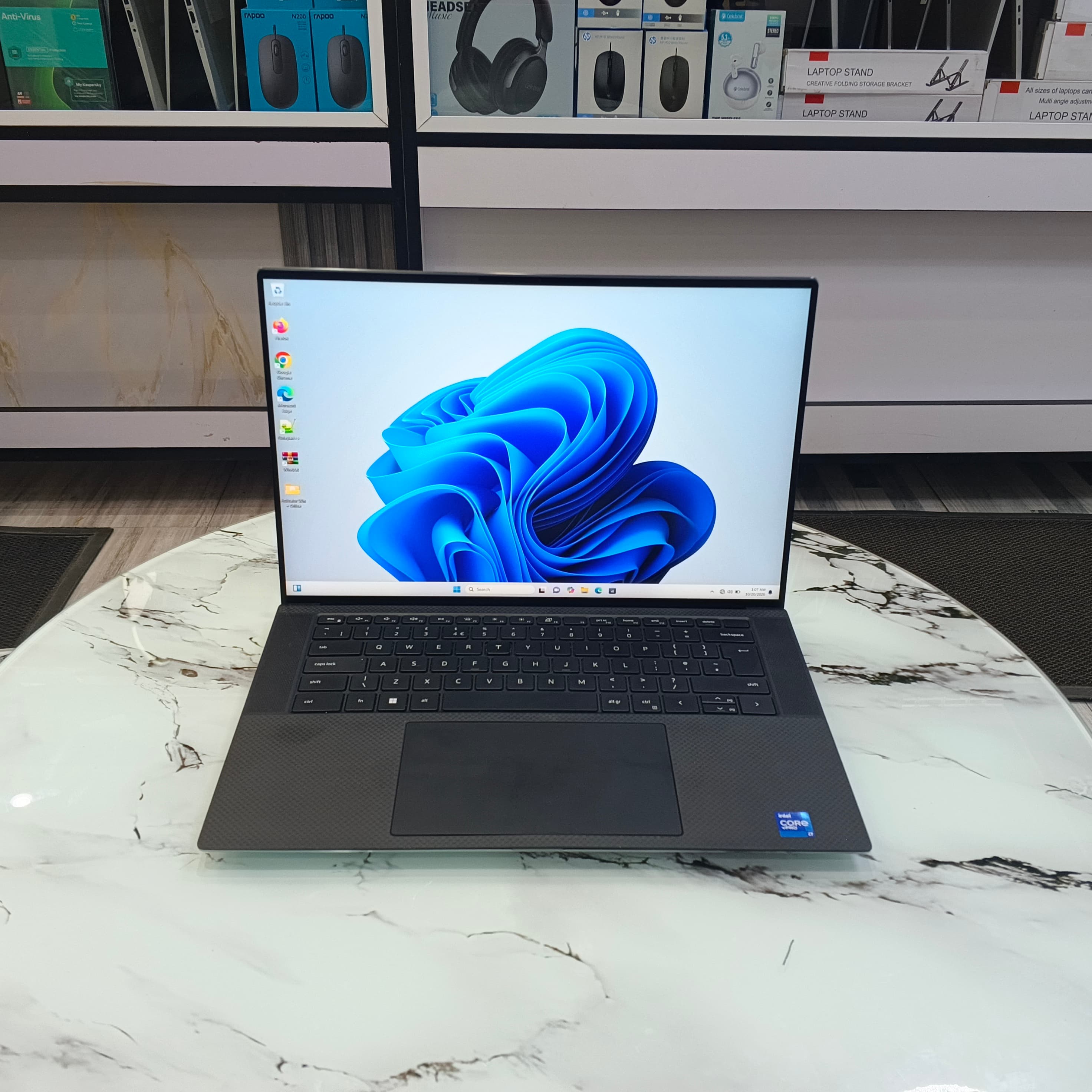 Dell Precision 5560 — view 1